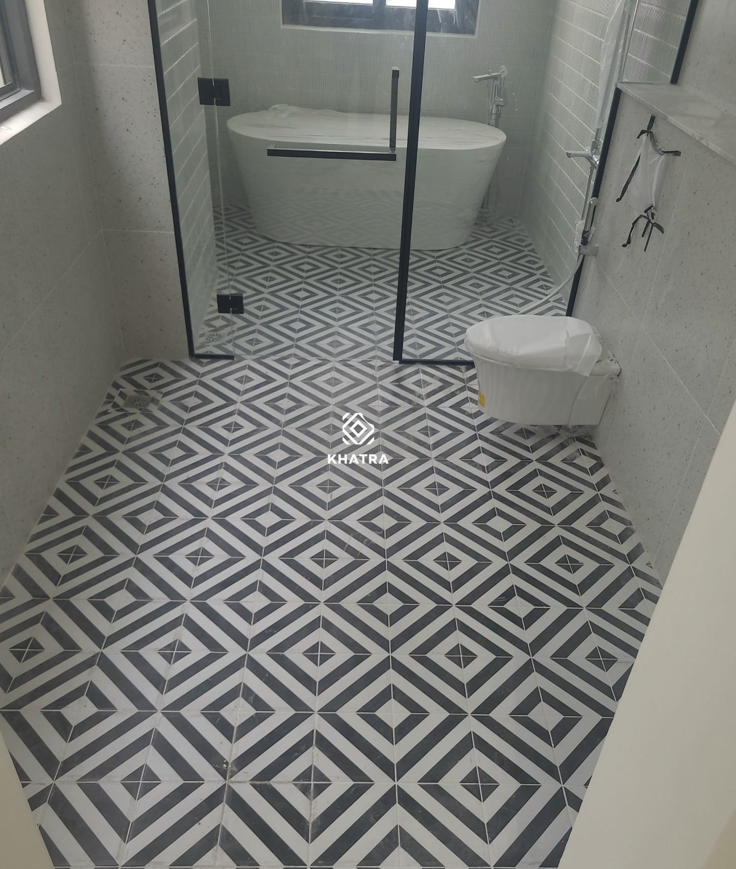 Gạch bông đen trắng TD001 lát nền phòng tắm