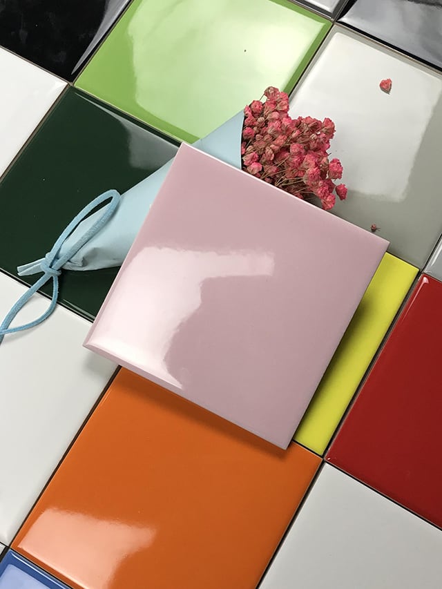 Mẫu gạch thẻ vuông trang trí