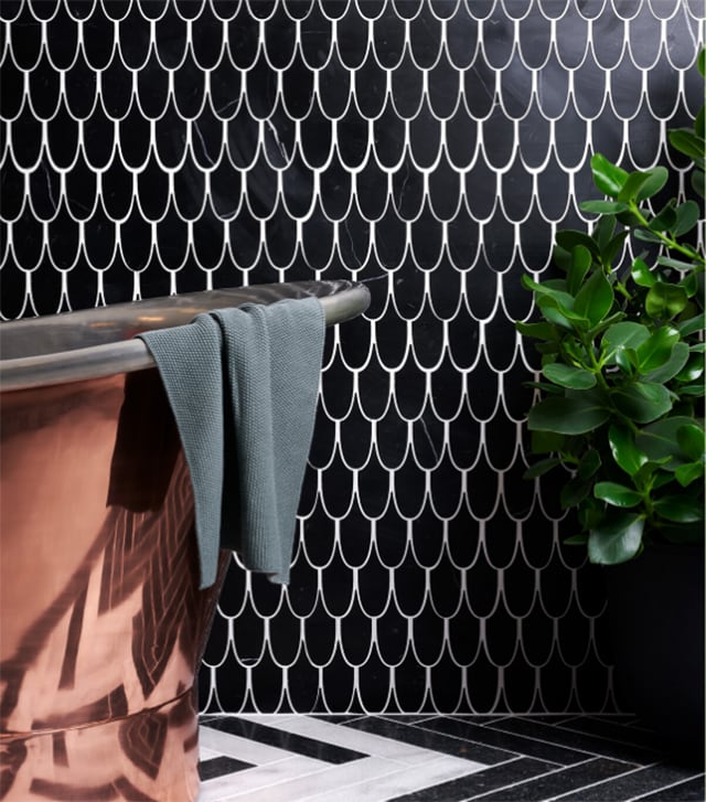 Gạch lông vũ Black ốp nhà tắm