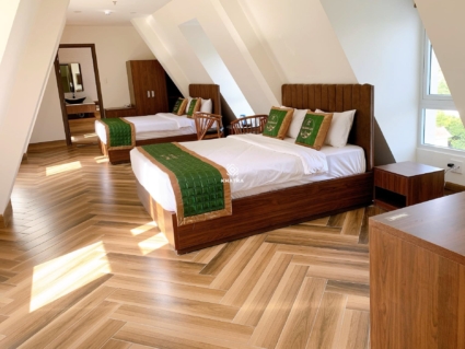 Gạch gỗ Walnut lát nền phòng khách sạn (1)