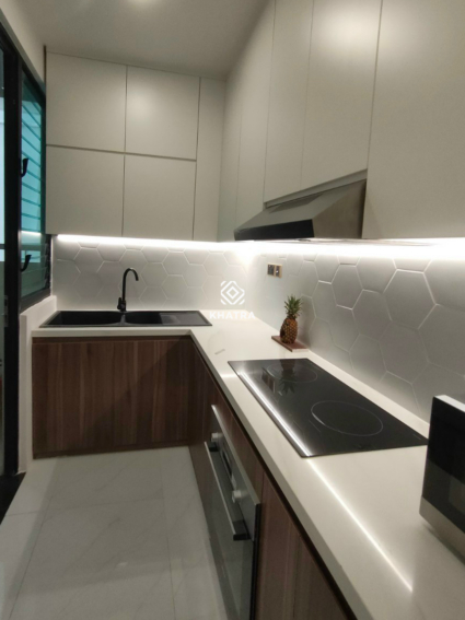 Gạch lục giác trắng ốp tường bếp