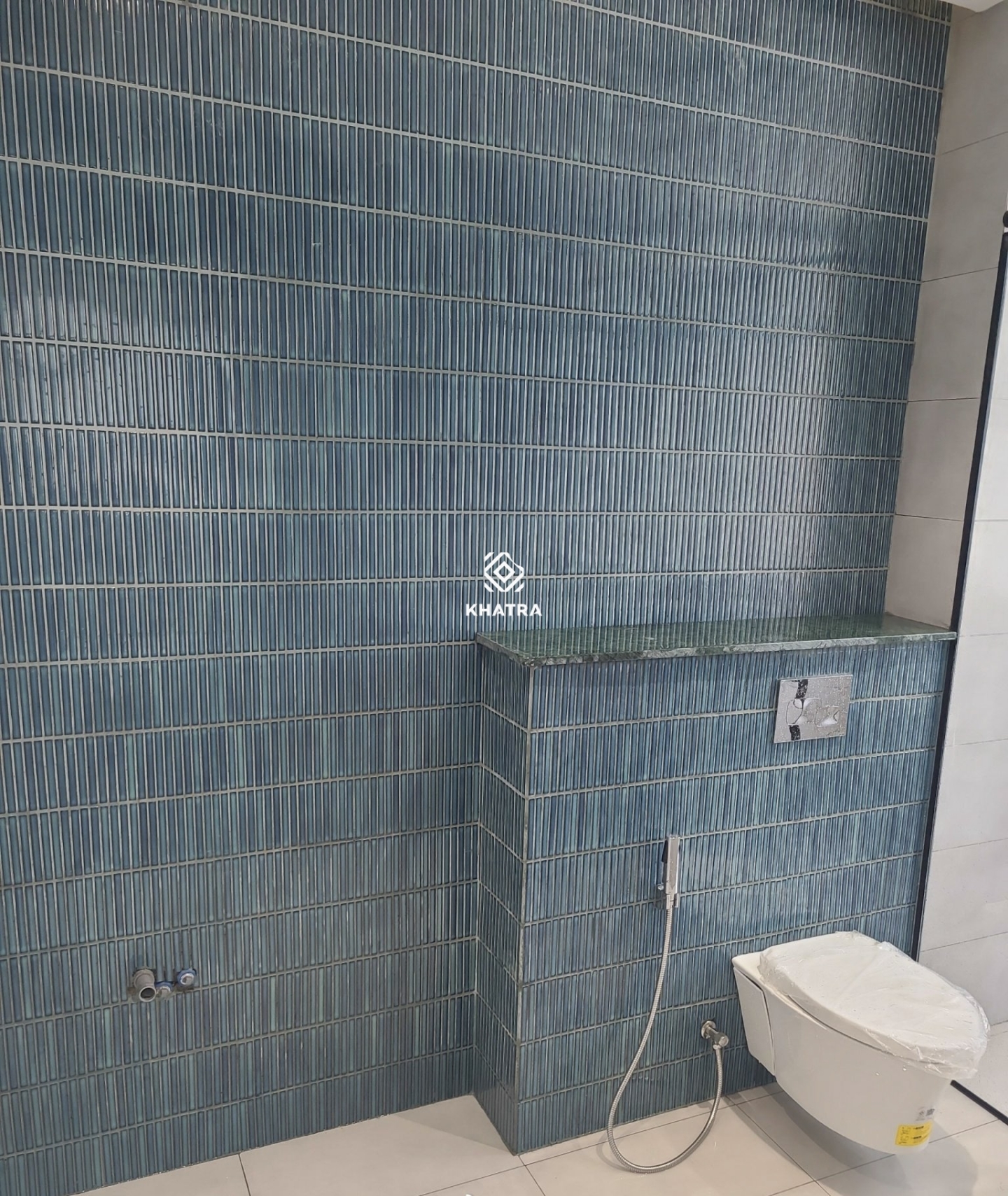 stripe-d77-op-tuong-toilet-hinh-thuc-te KGH-TH101004