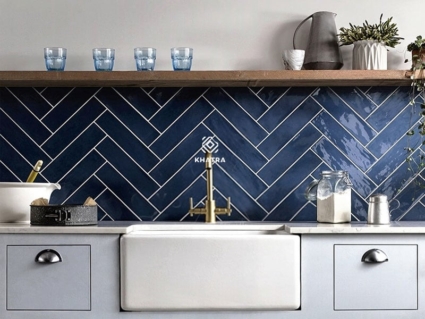Gạch thẻ gợn Navy Blue ốp bếp