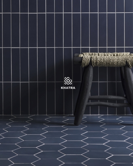 Phối gạch lục giác Navy Blue với gạch thẻ BT8