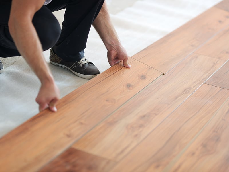 Cách lát nền gạch giả gỗ