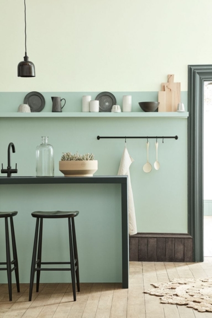 Nhà bếp với tông màu Neo Mint làm chủ đạo