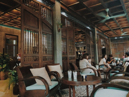 ca-phe-co-ba-sai-gon-phong-cach-dong-duong TOP 7 phong cách thiết kế quán Cafe 2023 (part 2)