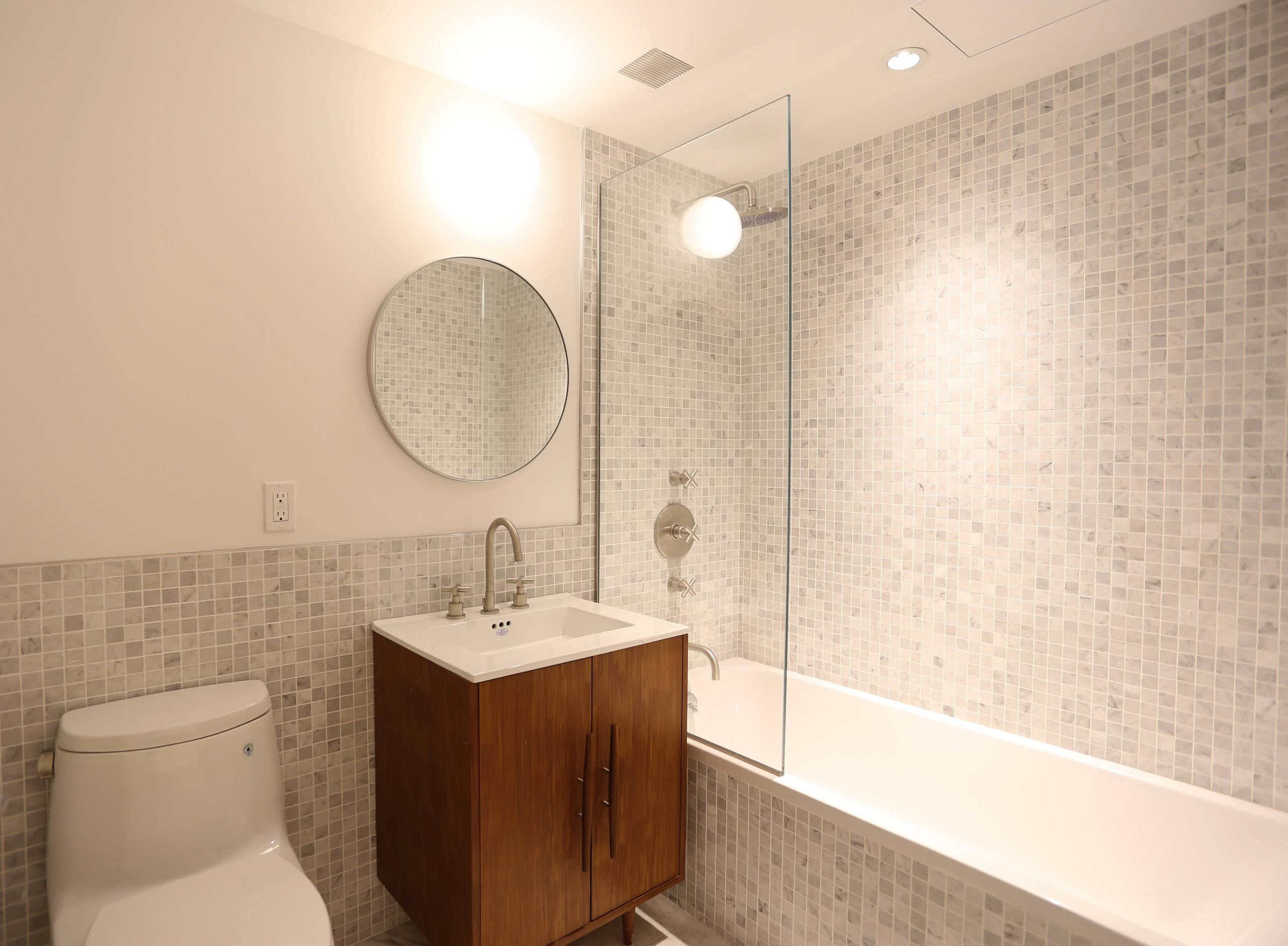 Gạch Mosaic đá vân Marble ốp lát phòng tắm