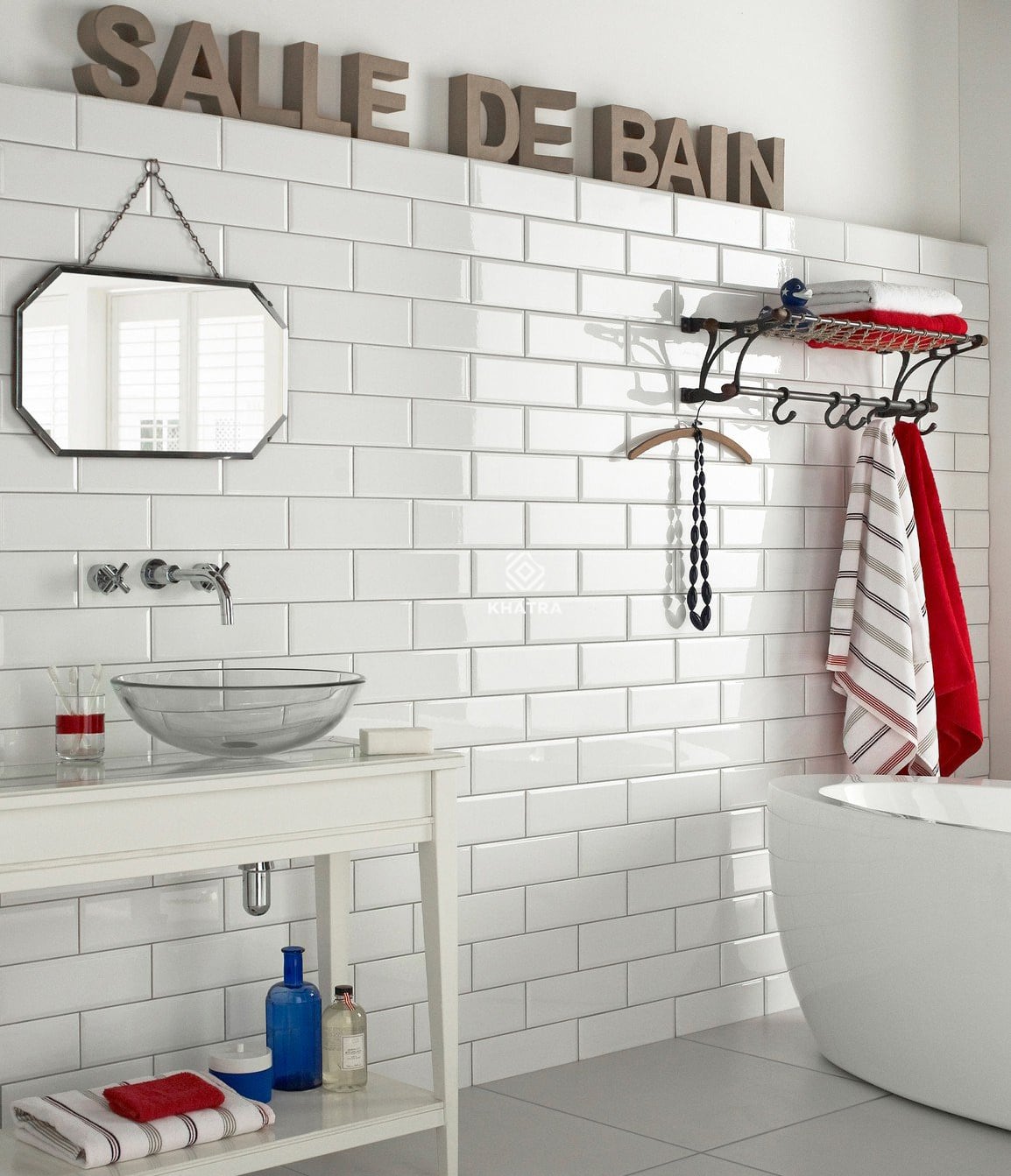 Gạch thẻ trắng ốp tường nhà tắm
