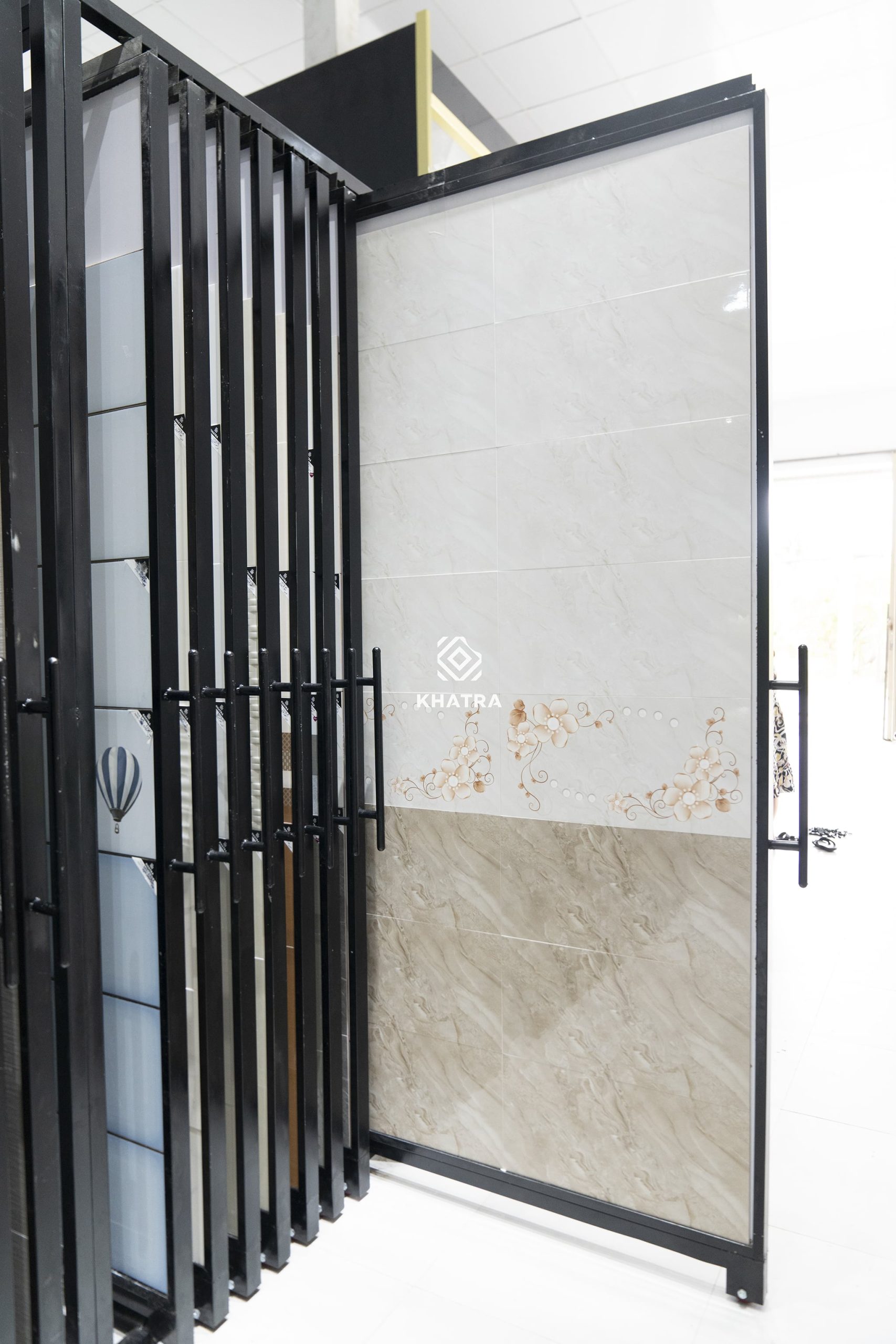 Bộ gạch ốp tường bông nâu nhạt