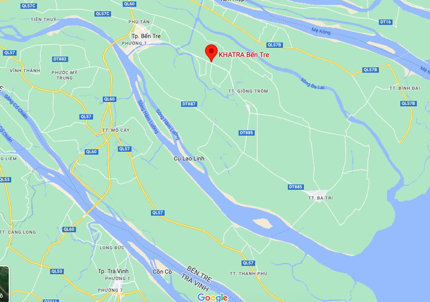 Showroom located on the route connecting districts to Ben Tre City
