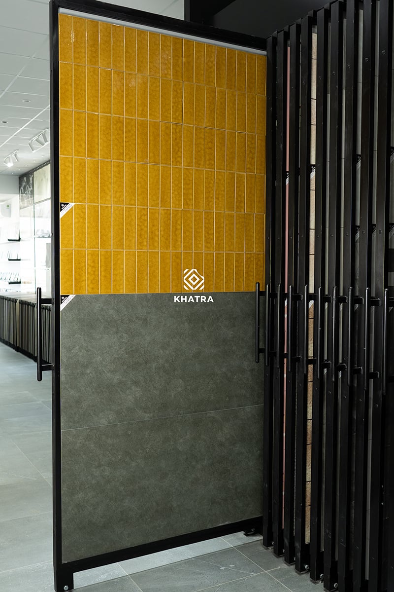Gạch thẻ men rạn phối với gạch nền Granite