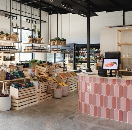 Gạch lông vũ ốp quầy bar