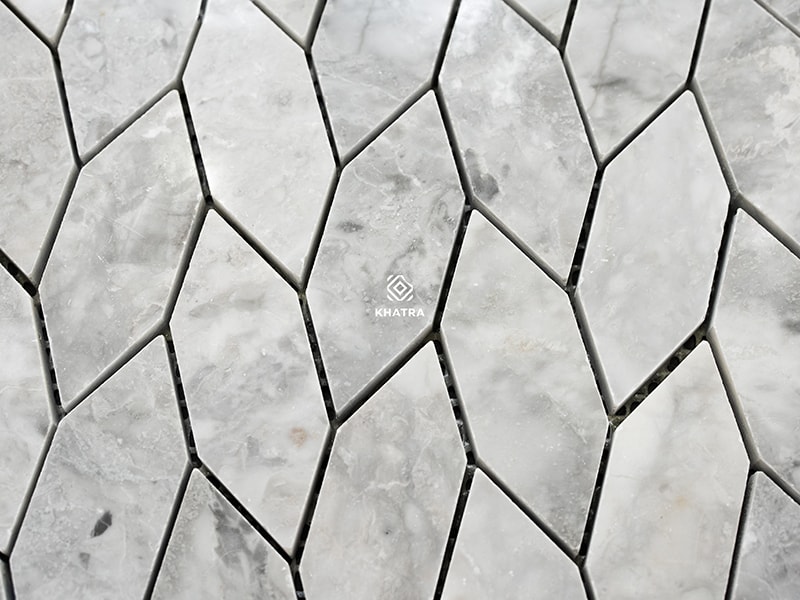 Bề mặt gạch mosaic đá KM Bianco Leaf