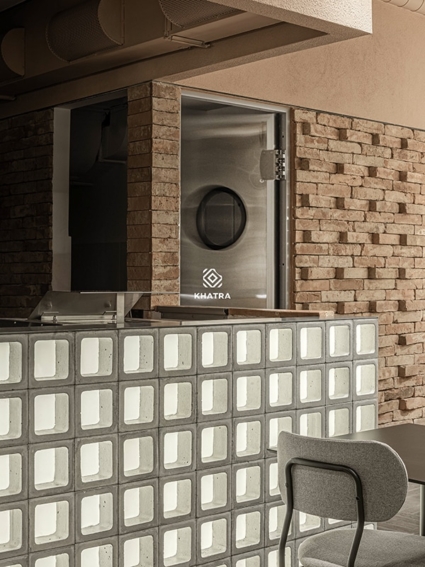 Gạch bông gió ốp quầy bar