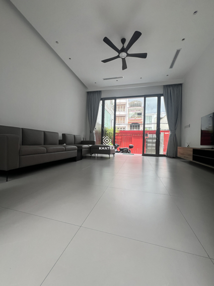 Gạch KR-88712 lát nền phòng khách