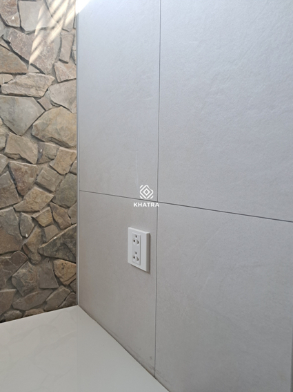 Gạch Royal 01M ốp tường phòng tắm