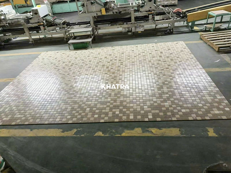 Hình gạch mosaic thành phẩm chụp tại nhà máy